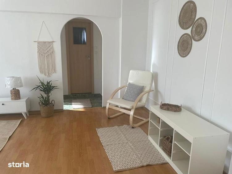 Apartament cu 3 camere semidecomandat, mobilat în Brâncoveanu
