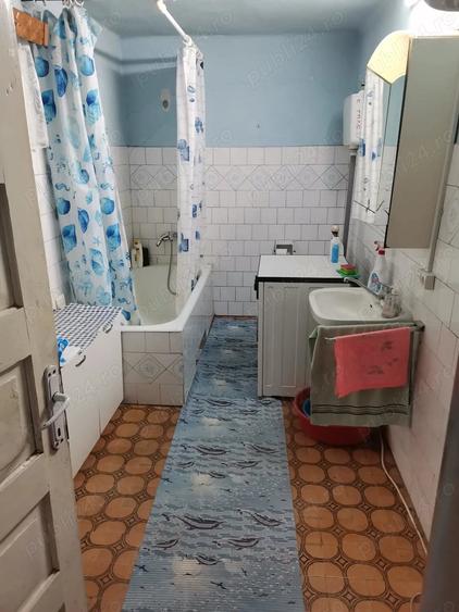 Casă cu 3 camere cu Teren 2000 Mp în Central