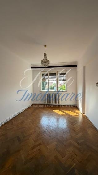 Apartament cu 3 camere decomandat, mobilat în Gară