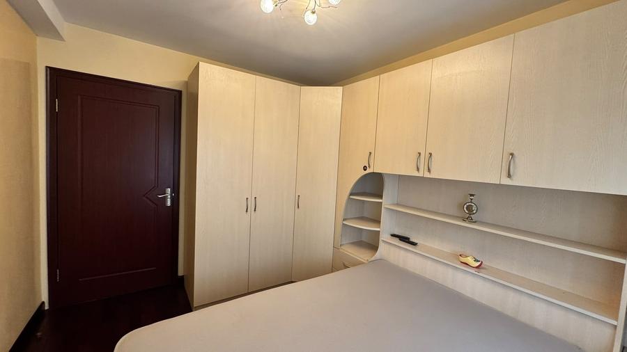 Apartament cu 3 camere decomandat în Decebal