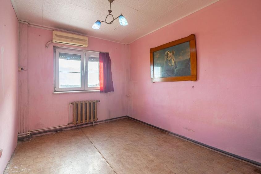 Apartament cu 4 camere semidecomandat, mobilat în Micălaca
