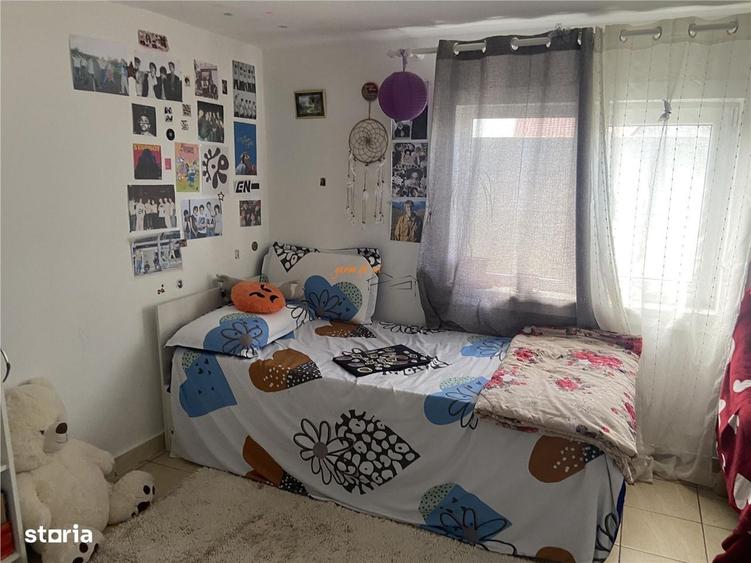 Casă cu 4 camere în Vânători