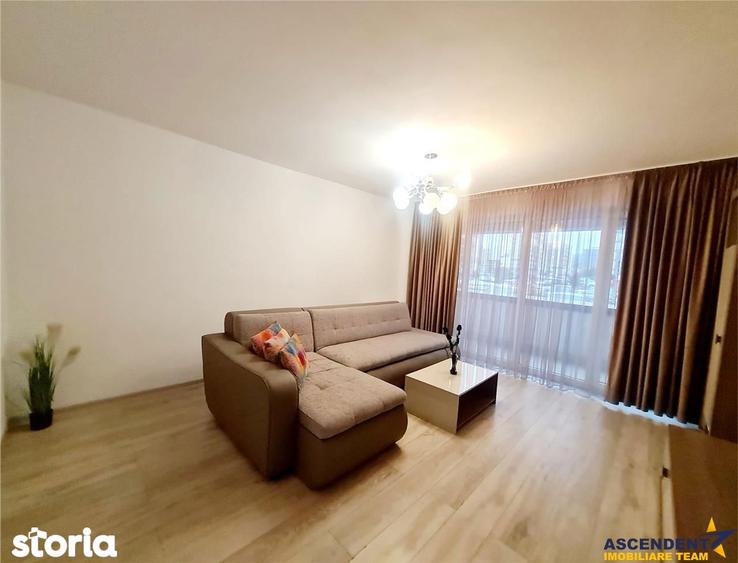 Apartament cu 3 camere decomandat, mobilat în Tractorul