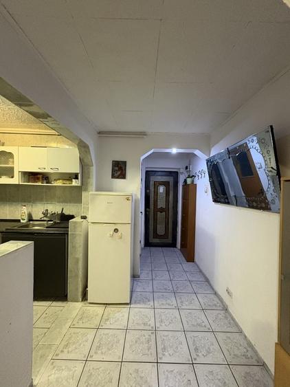 Apartament cu 3 camere semidecomandat în Mihai Bravu