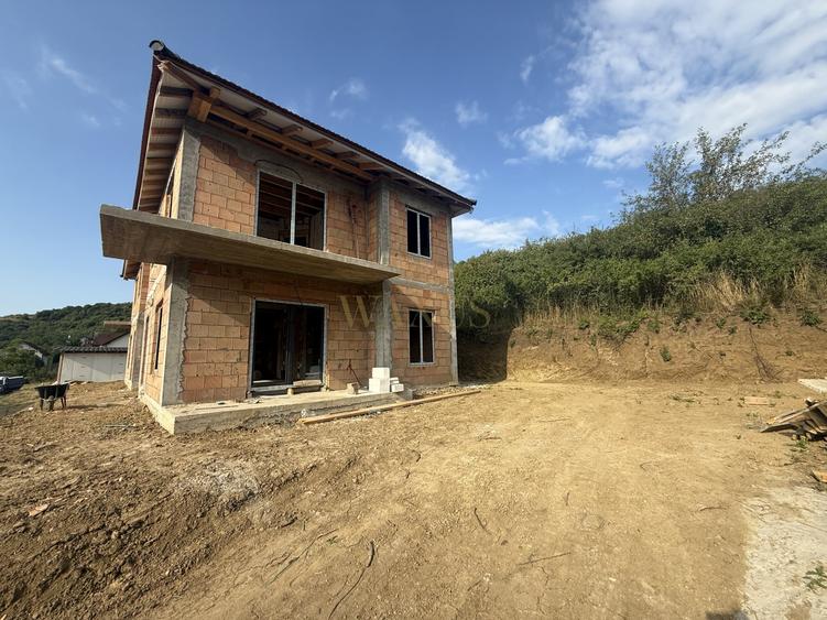 Duplex cu 4 camere cu Canalizare în Florești