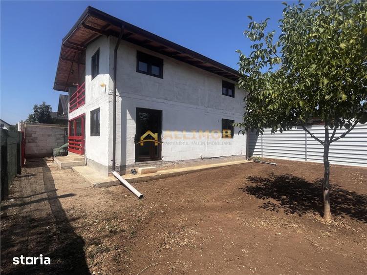 Casă cu 4 camere cu Teren 300 Mp în Târgșoru Vechi