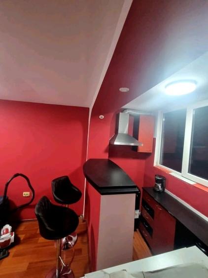 Apartament cu 2 camere semidecomandat, mobilat în 1 Mai