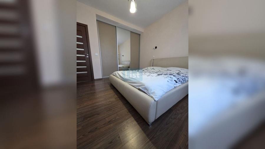 Apartament cu 3 camere semidecomandat, mobilat în Florești