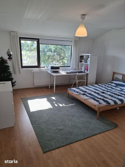 Casă cu 5 camere cu Teren 600 Mp în Central