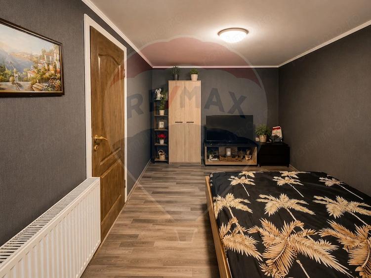 Casă cu 5 camere cu Teren 20 Mp în Central
