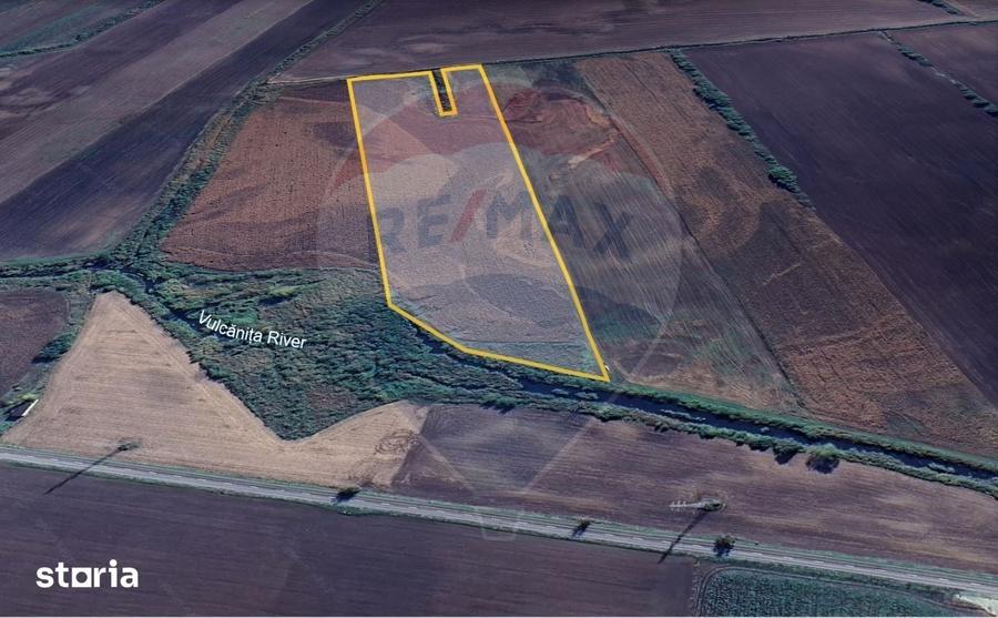 Teren de 40000 mp, în Central