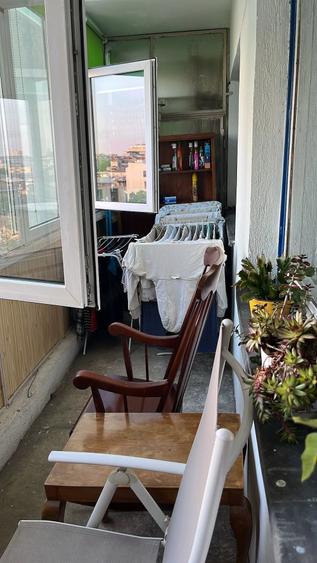Apartament cu 3 camere decomandat în Titulescu