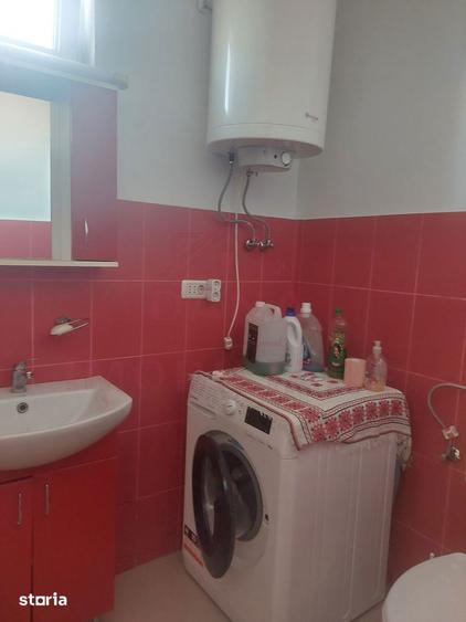 Casă cu 6 camere cu Teren 3340 Mp în Central