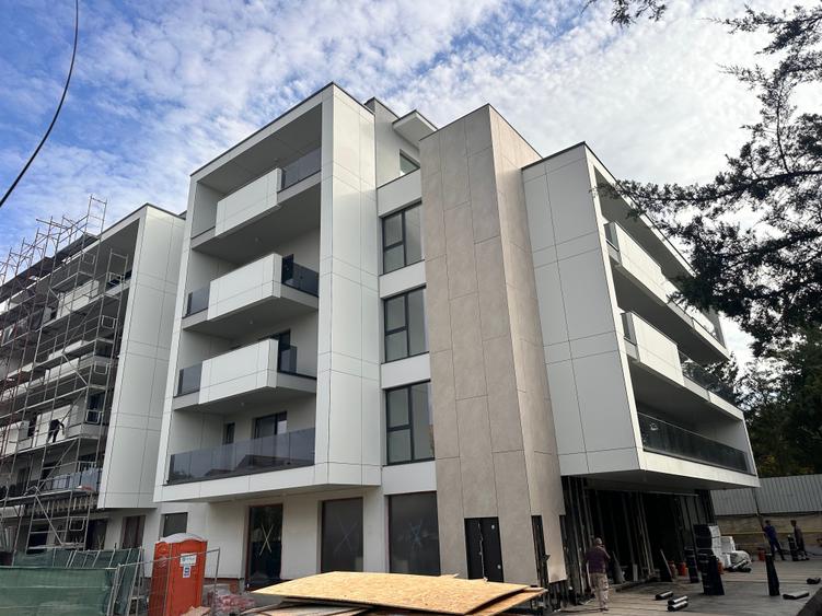 Apartament cu 3 camere semidecomandat în Iancu Nicolae