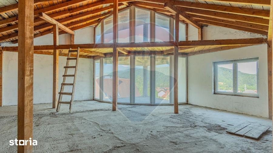 Casă cu Teren 1322 Mp în Bunloc
