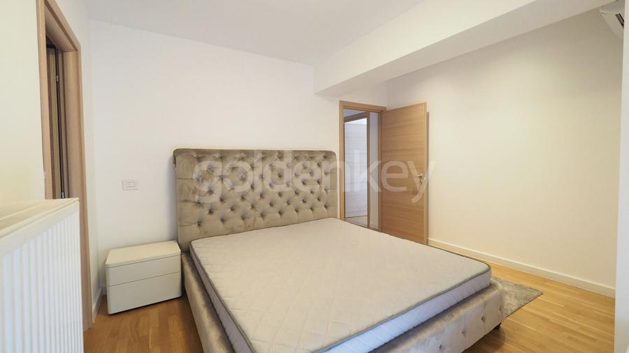 Apartament cu 4 camere decomandat în Băneasa