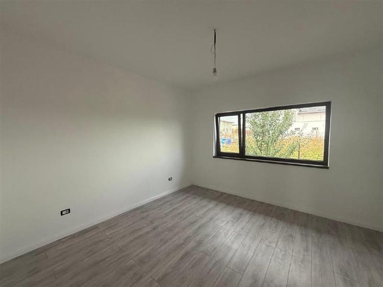 Casă cu 4 camere cu Teren 500 Mp în Valea Lupului