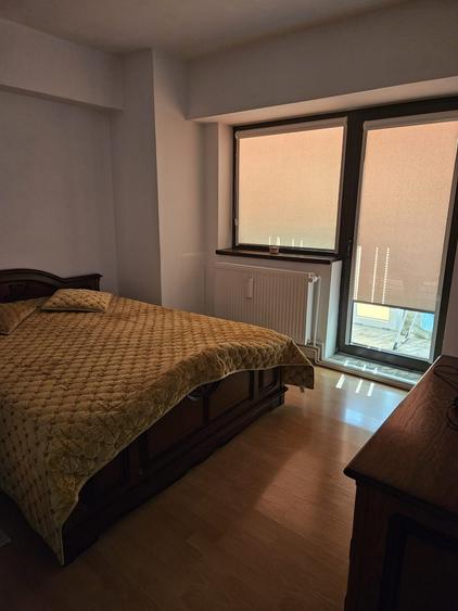 Apartament cu 4 camere decomandat în Zimandcuz