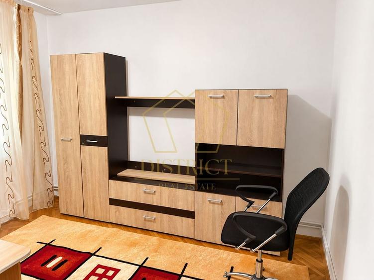 Apartament cu 3 camere decomandat, mobilat în Aradului