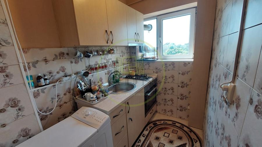 Apartament cu 3 camere decomandat, mobilat în Valea Rosie