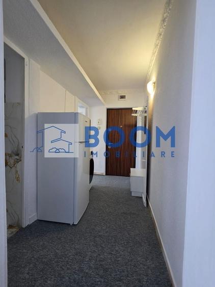 Apartament cu 2 camere semidecomandat, mobilat în Republicii