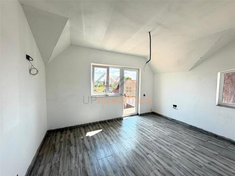 Casă cu 4 camere cu Teren 1439 Mp în Inand