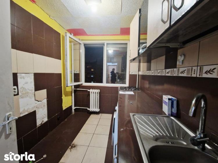 Apartament cu 2 camere semidecomandat în Tei
