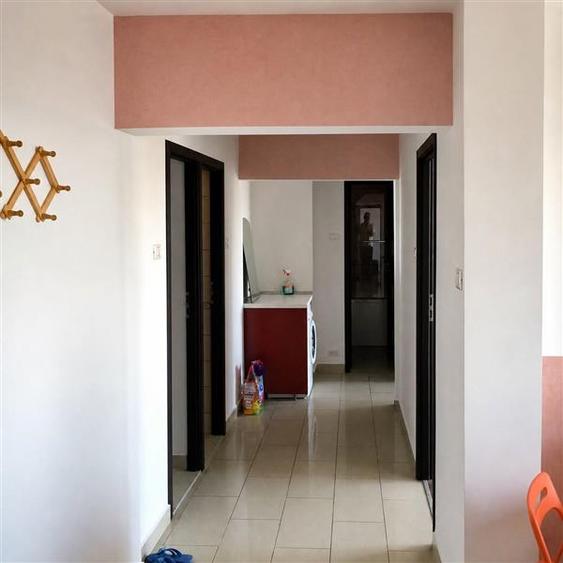 Apartament cu 3 camere decomandat în Berceni