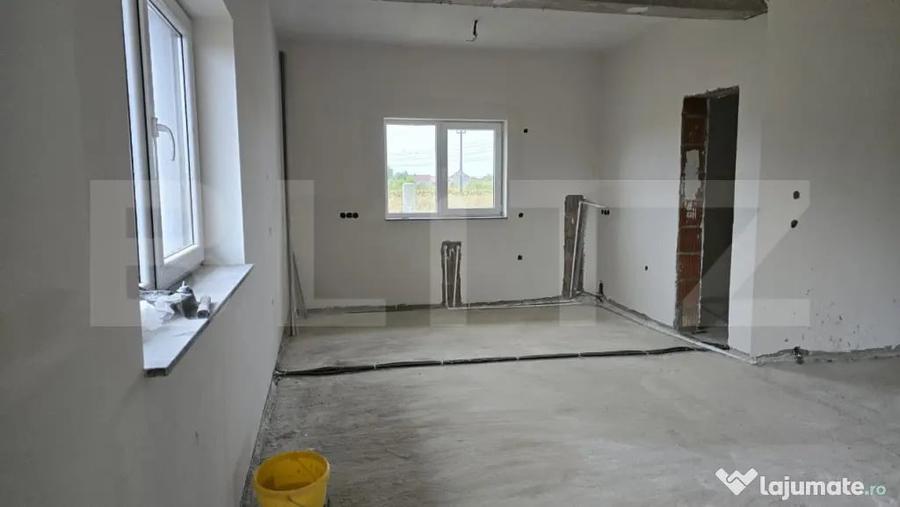 Casă cu 4 camere cu Teren 420 Mp în Periferie