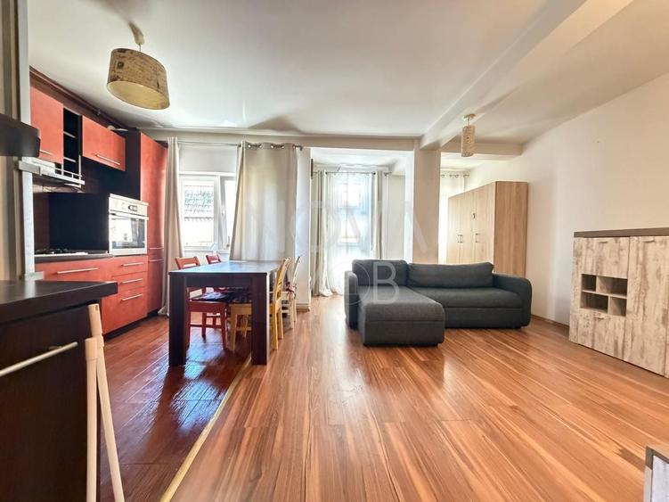 Apartament 3 camere de inchiriat, Str. Stefan Cel Mare - 1