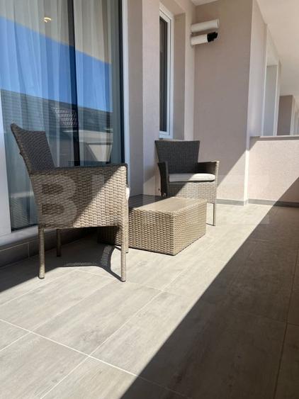 Apartament cu 2 camere semidecomandat, mobilat în Florești