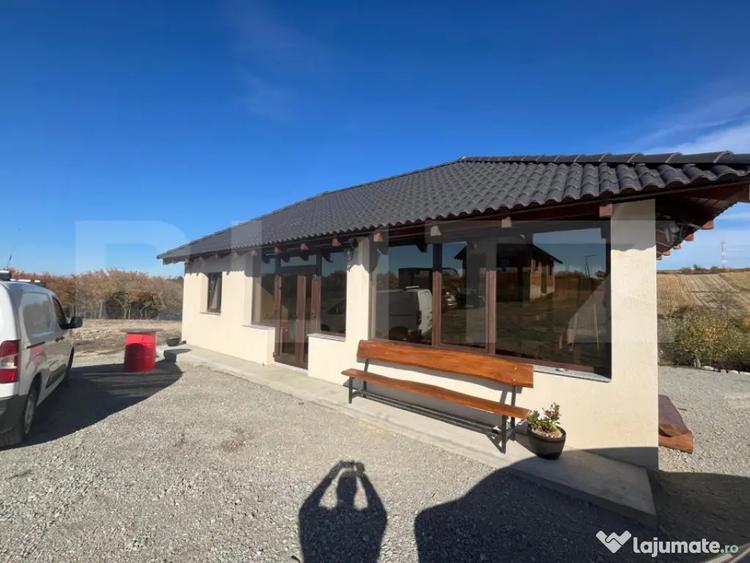 Casă cu 3 camere cu Teren 9587 Mp în Hotar