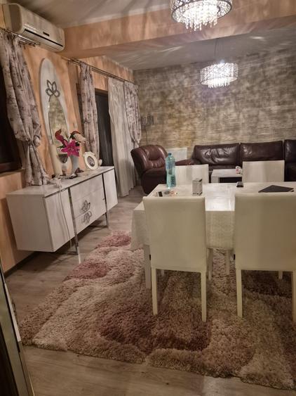 Casă individuală cu 4 camere cu Canalizare în 1 Decembrie