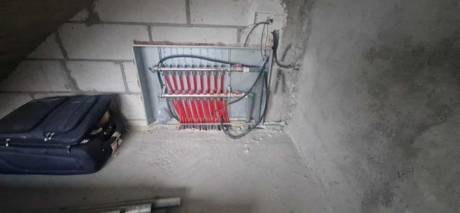 Casă cu 3 camere în Vulcana-Pandele