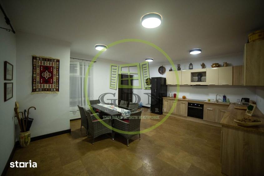 Casă cu 7 camere cu Teren 3515 Mp în Deda