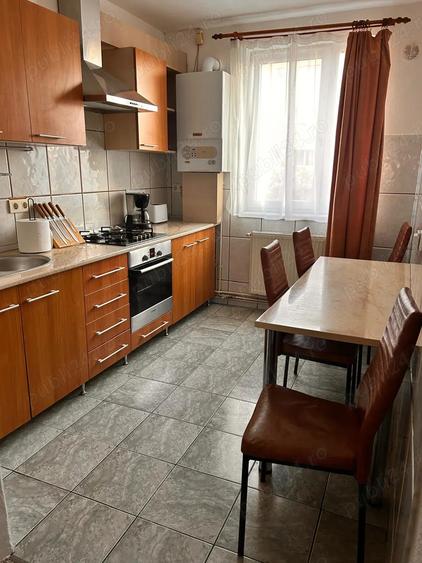 Apartament cu 3 camere în Micro 1