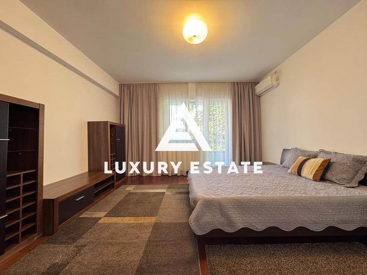Apartament cu 4 camere decomandat în Polonă