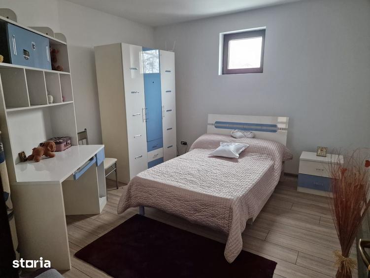 Casă cu 3 camere cu Teren 2722 Mp în Vidra
