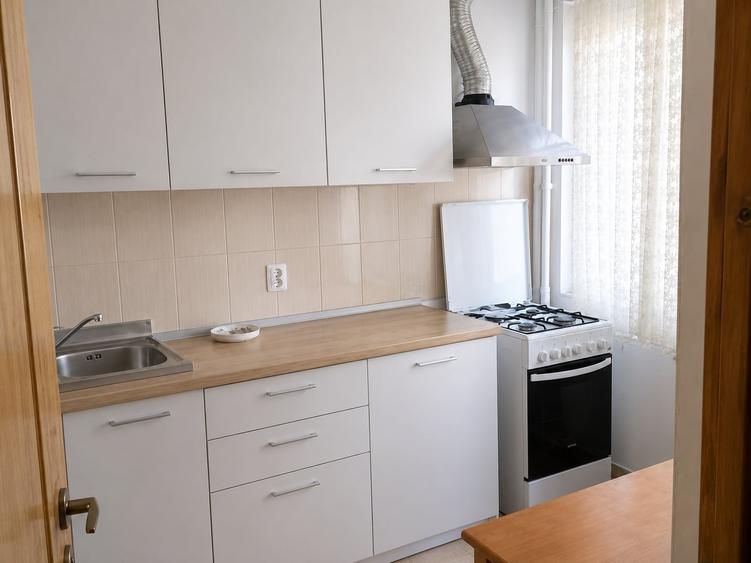 Apartament cu 2 camere decomandat, mobilat în Arcul de Triumf