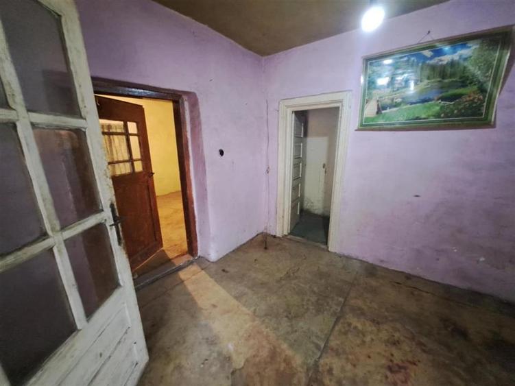 Casă individuală cu 1 camere cu Teren 1967 Mp în Sălard