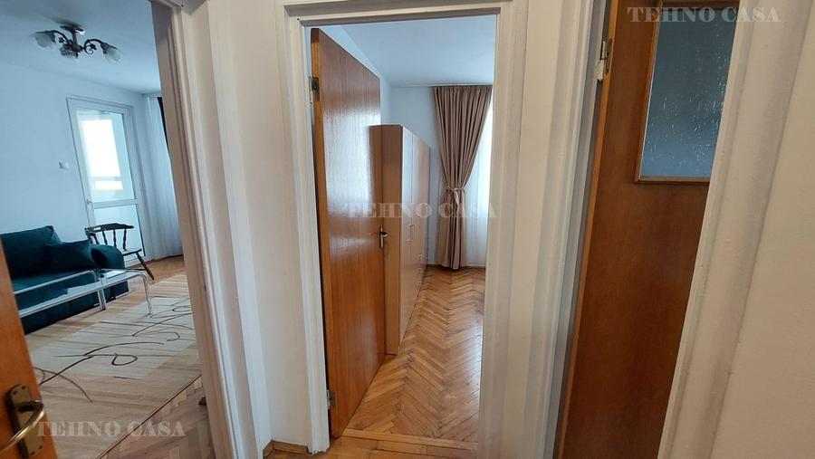 Apartament decomandat în Est