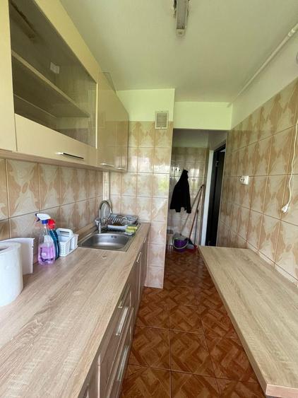 Apartament cu 2 camere semidecomandat în Berceni