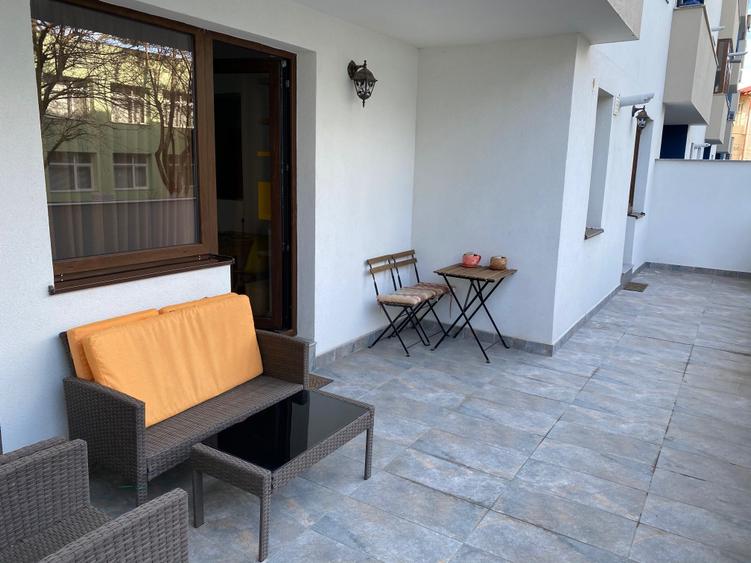 Apartament cu 2 camere decomandat în Calea Călărașilor