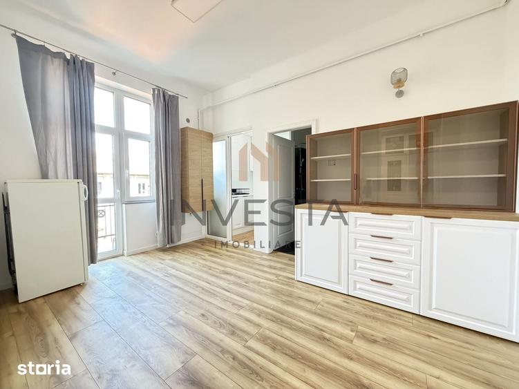 Apartament cu 4 camere semidecomandat în Central