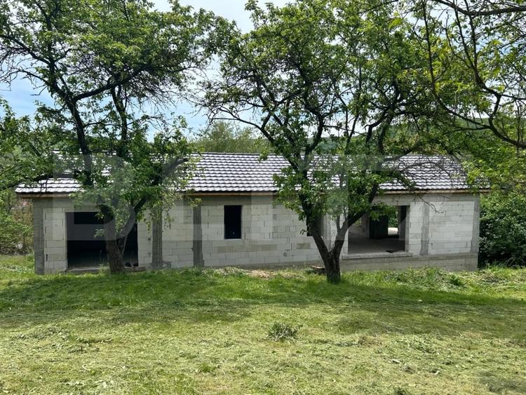 Casă individuală cu 8 camere cu Garaj în Bunești