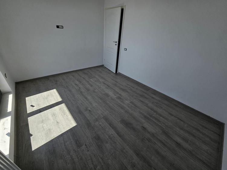 Apartament cu 2 camere decomandat în Haliu