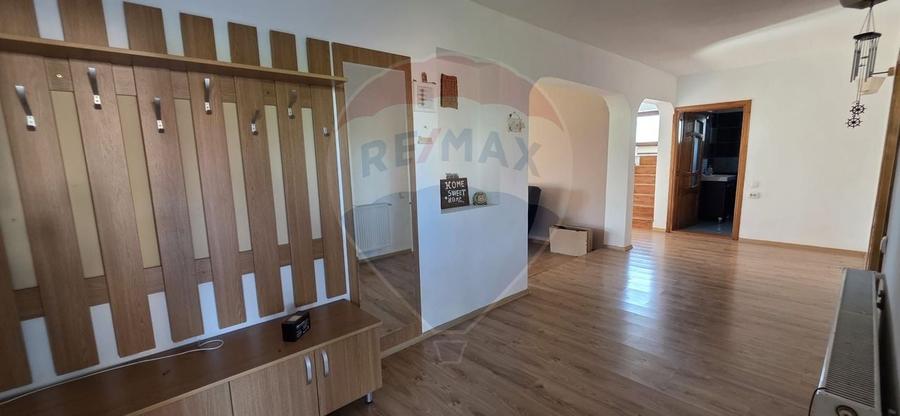 Casă individuală cu 5 camere cu Teren 1192 Mp în Dârza