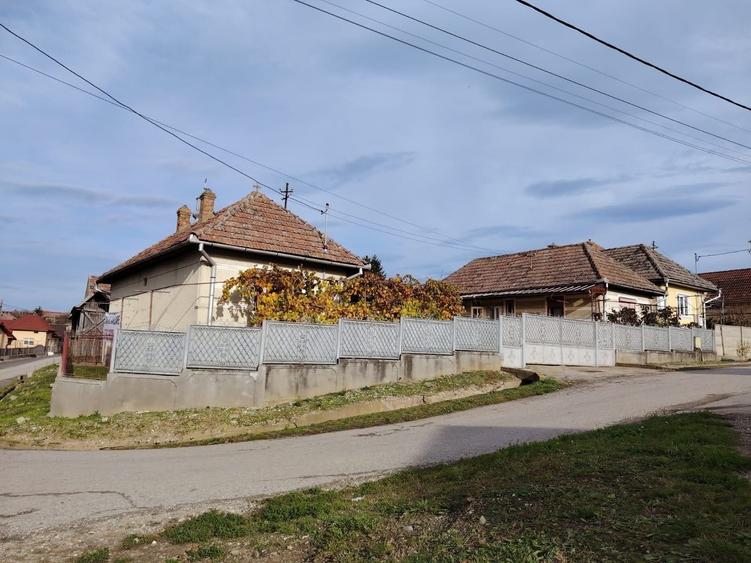 Casă cu 4 camere cu Teren 140 Mp în Bucerdea Grânoasă