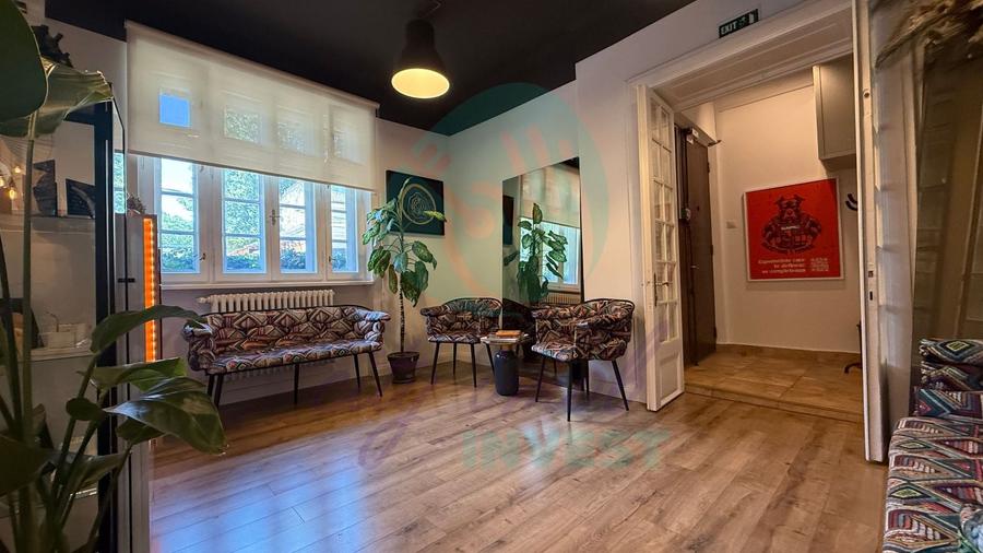 Apartament cu 4 camere în P-ța Romană