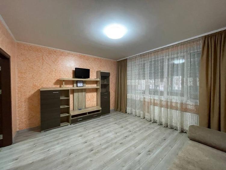 Apartament cu 2 camere decomandat în Moșilor